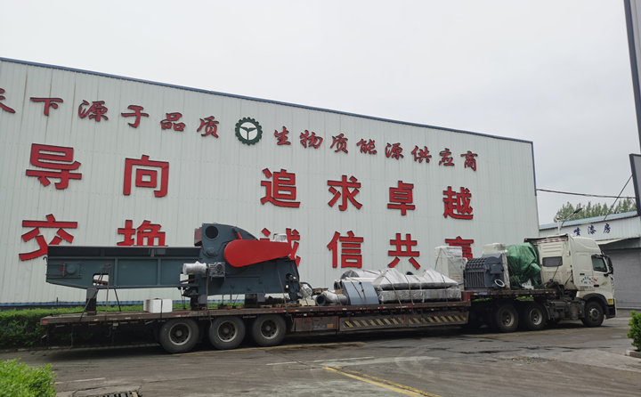 3車(chē)鋸末顆粒機生產(chǎn)線(xiàn)已經(jīng)裝車(chē)完成