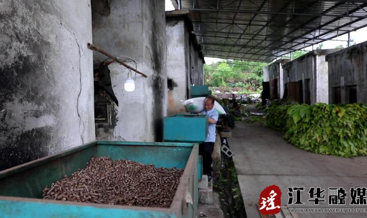 “綠色烘烤”助力煙農提質(zhì)增收